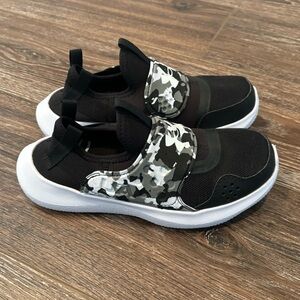 Brand New - Boys Under Armour Sneakers, Size 3Y